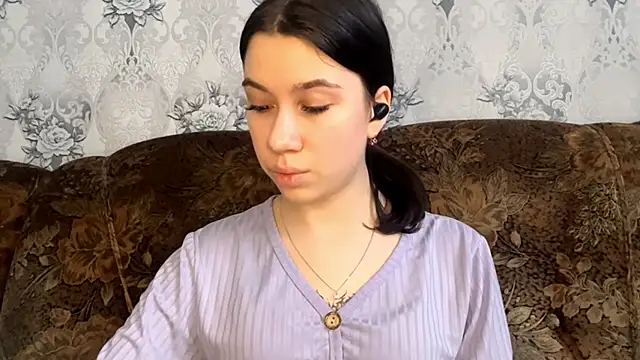 Snapshot of DebbiGoodknight chatting on 12/17/25, 07:47 DebbiGoodknight online show from 12/17/25, 07:47