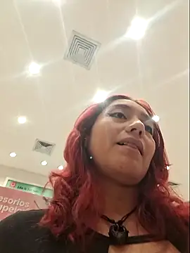 Snapshot of Eveelyn25xxx chatting on 11/19/25, 11:27 Eveelyn25xxx online show from 11/19/25, 11:27