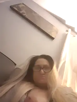 Snapshot of ccrider69_ chatting on 11/19/25, 11:21 ccrider69 online show from 11/19/25, 11:21