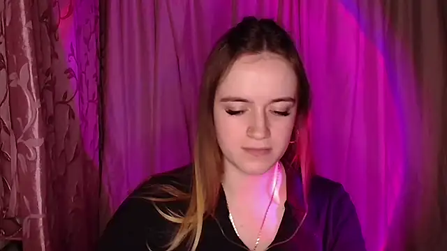 Illa May online show from 12/13/25, 07:53