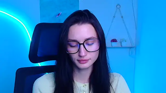 Stella XO online show from 12/19/25, 12:23