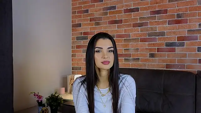 Snapshot of NyraSolace chatting on 12/19/25, 08:21 NyraSolace online show from 12/19/25, 08:21