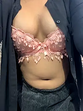 Snapshot of jasmine_ko chatting on 11/28/25, 10:40 jasmine ko online show from 11/28/25, 10:40