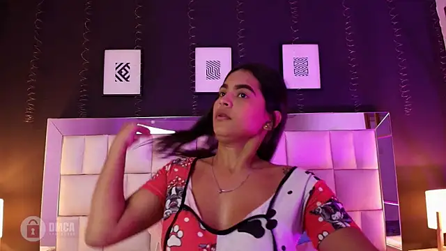 Snapshot of liana_allen chatting on 11/19/25, 02:28 liana allen online show from 11/19/25, 02:28