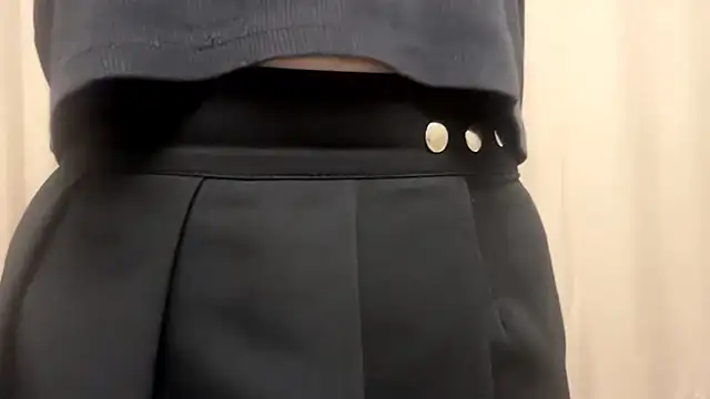 Snapshot of DivaRay chatting on 11/22/25, 12:04 DivaRay online show from 11/22/25, 12:04