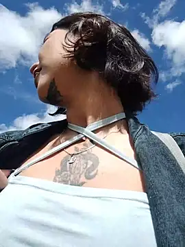 Zoe addiction online show from 11/22/25, 02:16