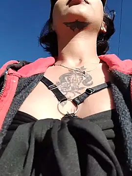 Zoe addiction online show from 11/25/25, 12:38