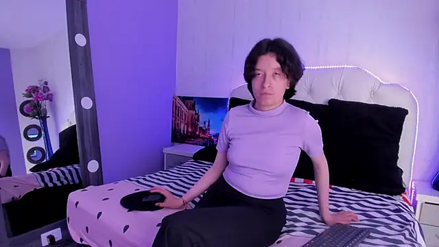 Snapshot of CoralAndOcean_ chatting on 11/28/25, 12:41 CoralAndOcean online show from 11/28/25, 12:41