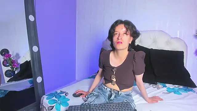 CoralAndOcean  online show from 12/20/25, 05:53