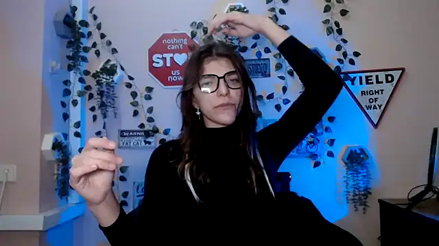 Sweeet Emilyy online show from 12/02/25, 01:39