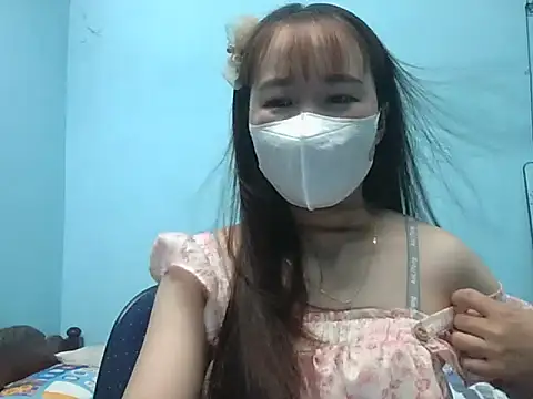 Snapshot of LinhChi09 chatting on 06/17/26, 03:31 LinhChi09 online show from 06/17/26, 03:31