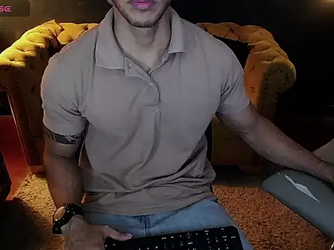 Snapshot of tayler_luke chatting on 12/05/25, 01:14 tayler luke online show from 12/05/25, 01:14