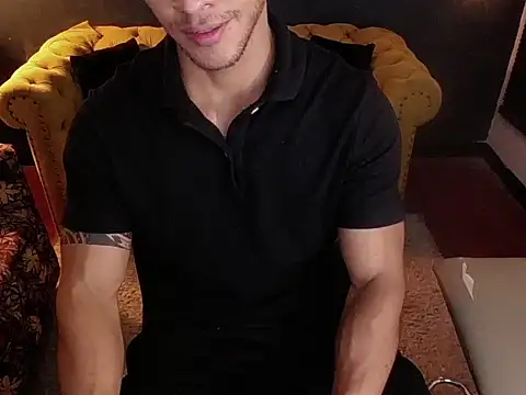 Snapshot of tayler_luke chatting on 12/23/25, 01:25 tayler luke online show from 12/23/25, 01:25