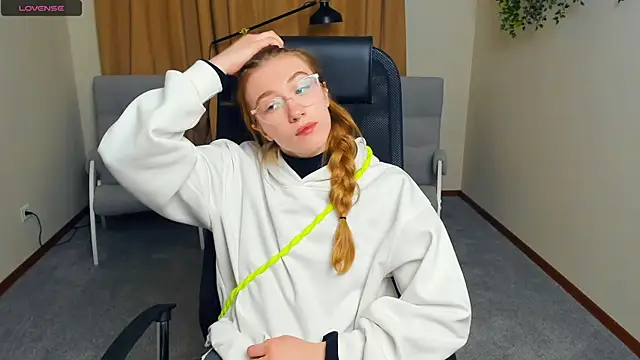 KathrynMattu online show from 11/21/25, 02:27