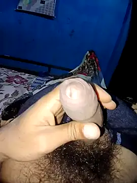 Snapshot of vaasuboy01 chatting on 11/20/25, 12:38 vaasuboy01 online show from 11/20/25, 12:38