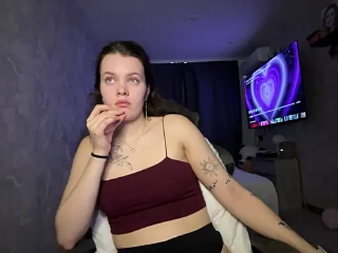 Teresa Yung online show from 11/22/25, 08:35