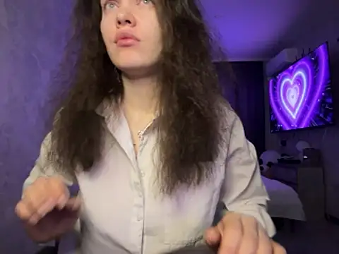 Teresa Yung online show from 11/23/25, 10:26