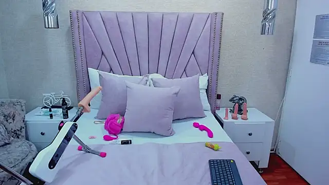 Snapshot of ViolettFrosst chatting on 11/20/25, 06:07 ViolettFrosst online show from 11/20/25, 06:07