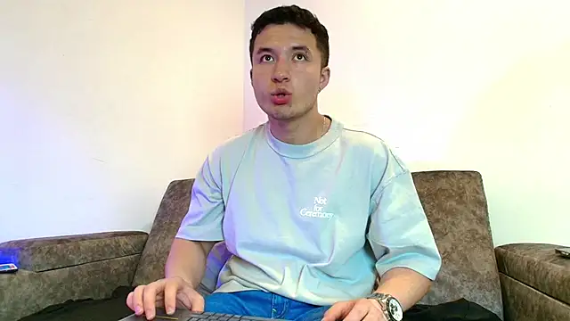 Ethan-Connor online show from 12/05/25, 07:43