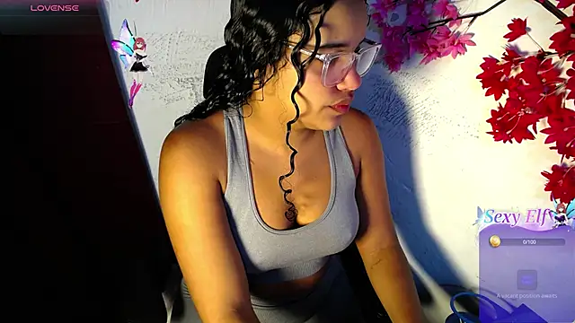 Snapshot of chleo_rosse chatting on 06/03/26, 03:17 chleo rosse online show from 06/03/26, 03:17