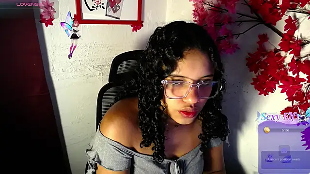 Snapshot of chleo_rosse chatting on 07/03/26, 02:12 chleo rosse online show from 07/03/26, 02:12
