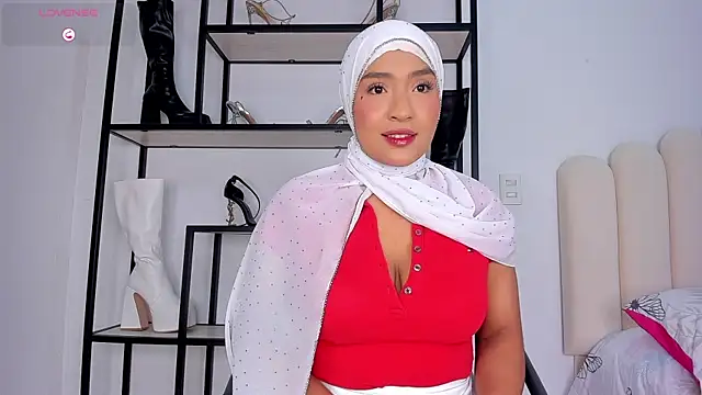 Snapshot of Amira-Zahra chatting on 07/24/26, 10:19 Amira-Zahra online show from 07/24/26, 10:19
