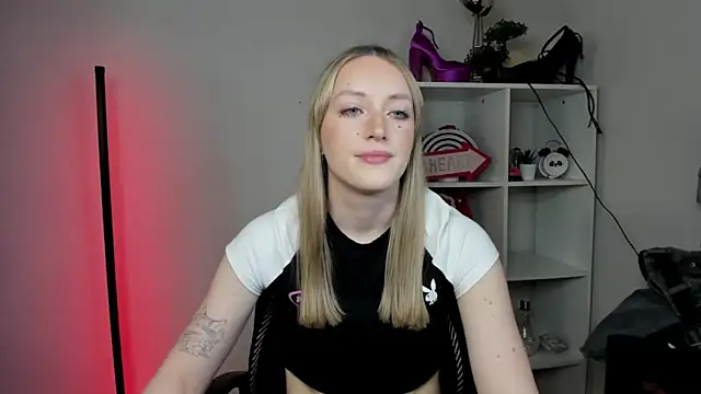 EvelynBlond online show from 03/25/26, 01:39