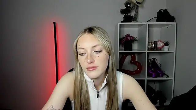 EvelynBlond online show from 07/10/26, 12:41