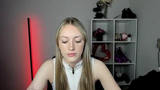 EvelynBlond online show from 07/14/26, 02:01