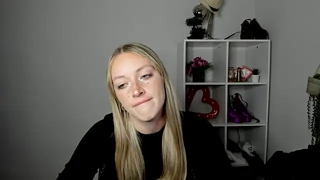 EvelynBlond online show from 07/16/26, 12:33