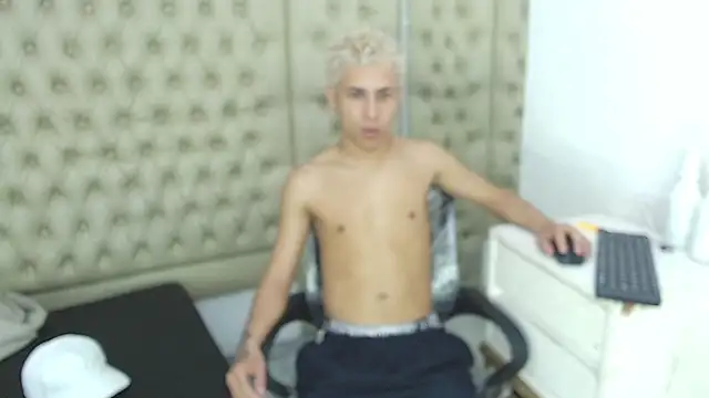 HollmanFronsh online show from 12/01/25, 03:00