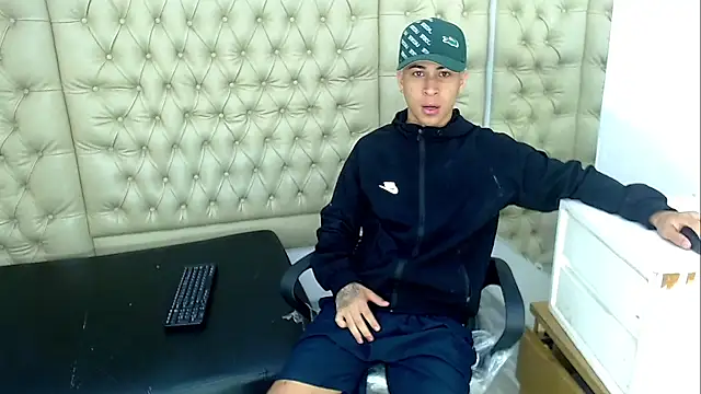 HollmanFronsh online show from 12/03/25, 02:19