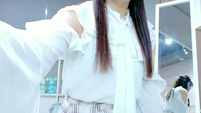 Snapshot of Nami-jpn chatting on 12/02/25, 12:21 Nami-jpn online show from 12/02/25, 12:21