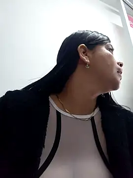 Layla-daring online show from 05/29/26, 07:01