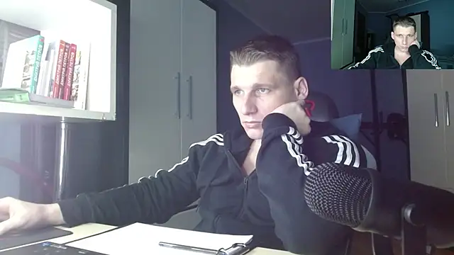 Poliglotjoe1 online show from 11/30/25, 08:07