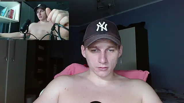 Poliglotjoe1 online show from 12/22/25, 09:12