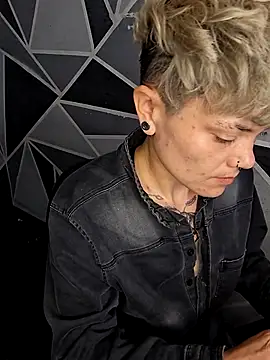 megan NL online show from 02/09/26, 09:08