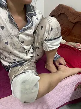 Snapshot of suna218 chatting on 12/05/25, 03:09 suna218 online show from 12/05/25, 03:09