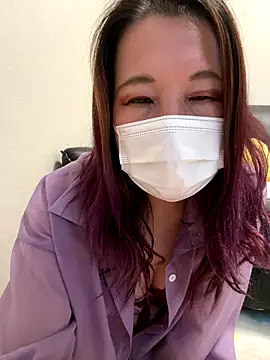 Snapshot of nana_na425 chatting on 11/28/25, 04:48 nana na425 online show from 11/28/25, 04:48