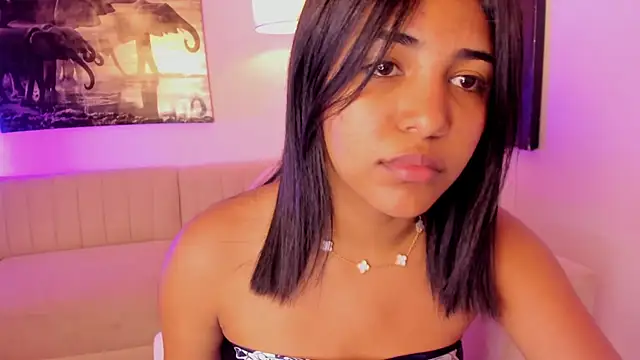 Snapshot of emmyheart7 chatting on 02/09/26, 03:43 emmyheart7 online show from 02/09/26, 03:43