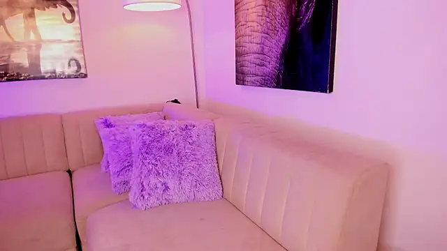 Snapshot of emmyheart7 chatting on 02/13/26, 03:35 emmyheart7 online show from 02/13/26, 03:35