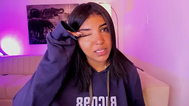 Snapshot of emmyheart7 chatting on 03/01/26, 03:41 emmyheart7 online show from 03/01/26, 03:41