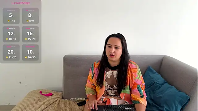 nelielg6 online show from 07/30/26, 09:14