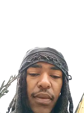 Snapshot of Eezxxx chatting on 12/04/25, 05:28 Eezxxx online show from 12/04/25, 05:28