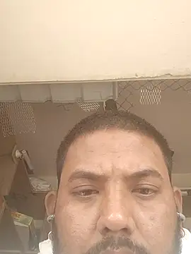 Snapshot of Roy___121 chatting on 11/23/25, 04:56 Roy 121 online show from 11/23/25, 04:56