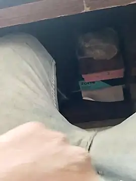 Snapshot of Roy___121 chatting on 11/30/25, 06:39 Roy 121 online show from 11/30/25, 06:39