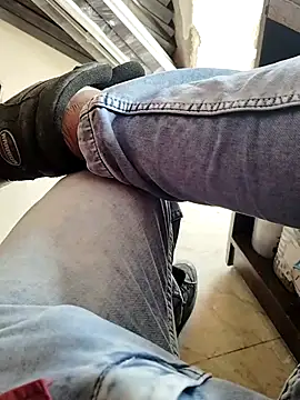 Snapshot of Roy___121 chatting on 02/01/26, 05:28 Roy 121 online show from 02/01/26, 05:28