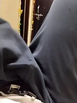 Snapshot of Roy___121 chatting on 02/16/26, 12:29 Roy 121 online show from 02/16/26, 12:29