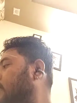 Snapshot of Roy___121 chatting on 02/18/26, 06:20 Roy 121 online show from 02/18/26, 06:20