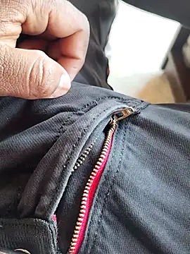 Snapshot of Roy___121 chatting on 02/21/26, 10:49 Roy 121 online show from 02/21/26, 10:49